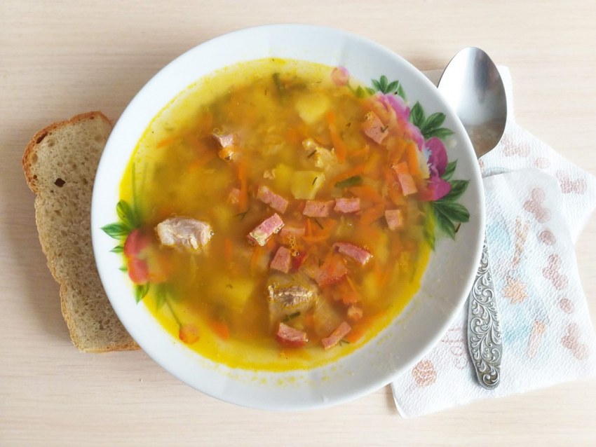 Гороховый суп с ребрышками