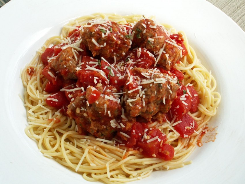 Макароны с фрикадельками