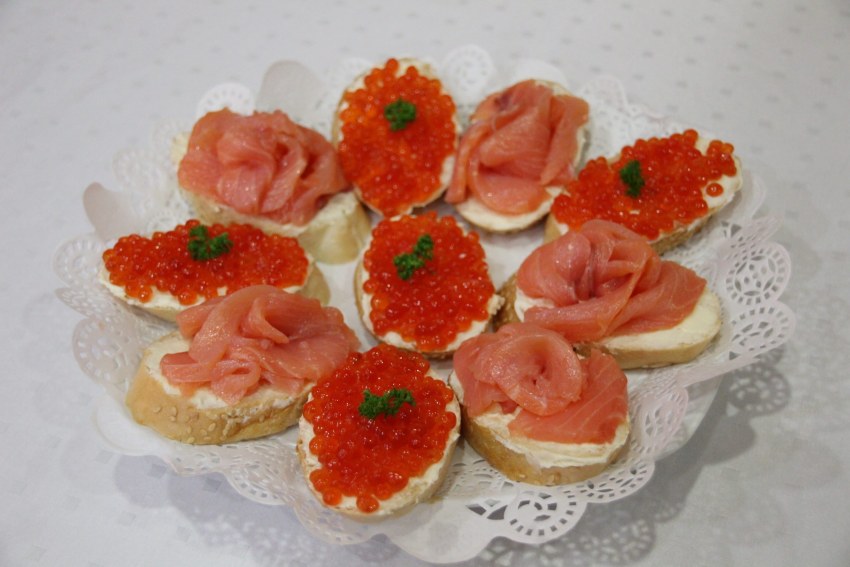 Закуски с икрой в тарталетках