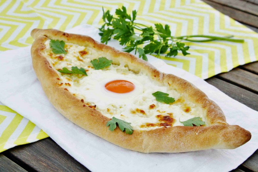 Хачапури по-аджарски