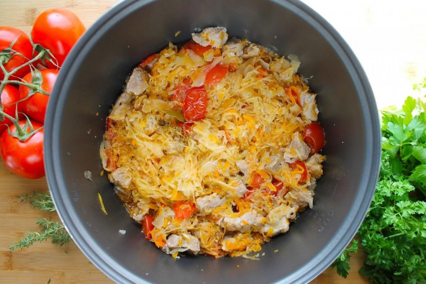 Тушеная капуста, очень вкусно!