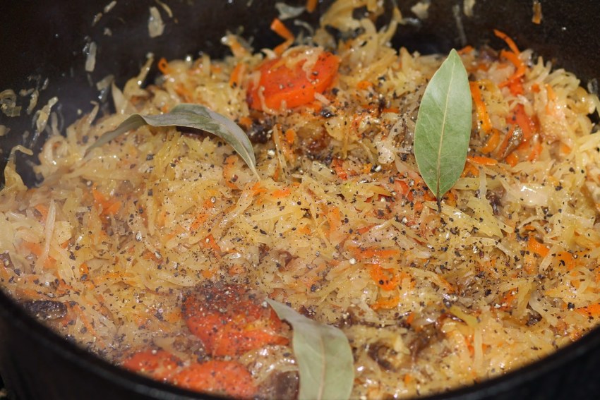 Квашеная капуста с грибами