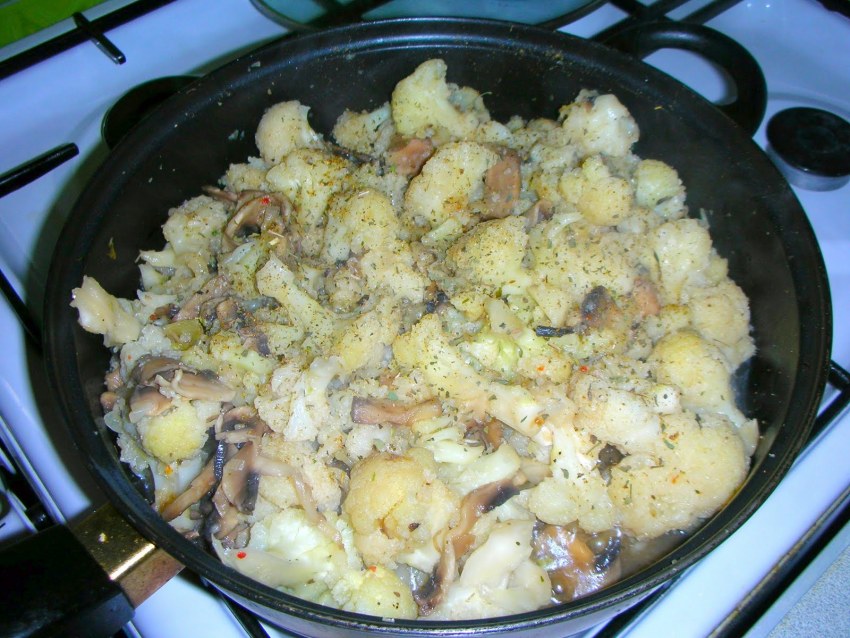 Картофельный гратен с курицей и грибами