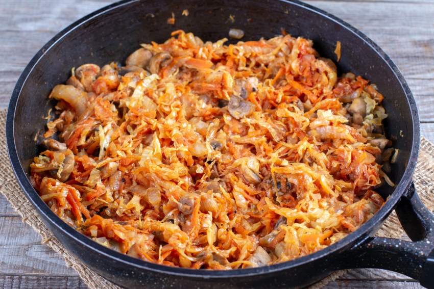 Тушеная брюссельская капуста
