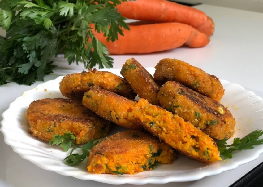 Котлеты морковные в панировочных сухарях