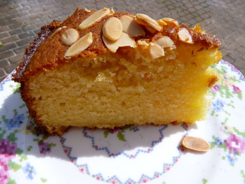 Десерт из миндальной муки