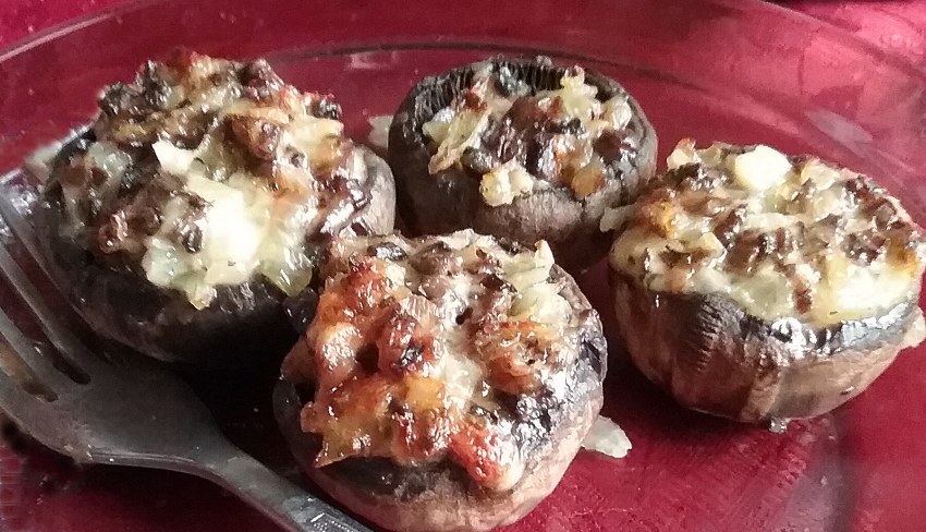 Шампиньоны в духовке с сыром