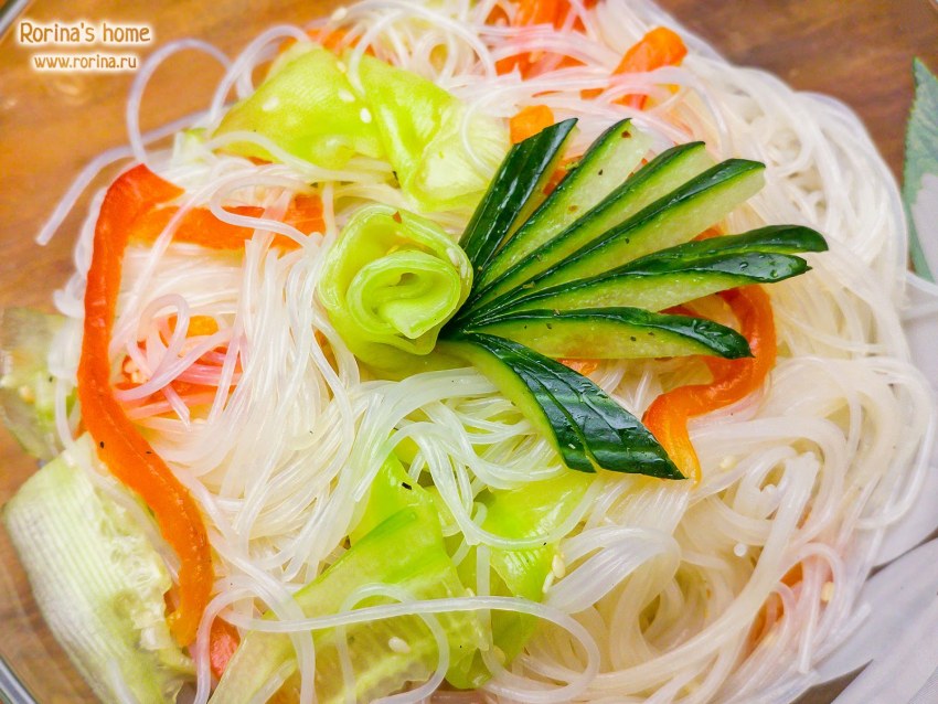 Салат с фунчозой на праздничный стол