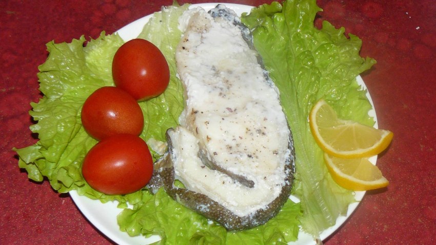 Зубатка запеченная с овощами