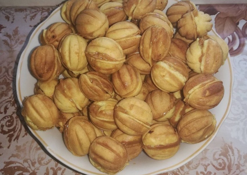 Орешки со сгущенкой в шоколаде