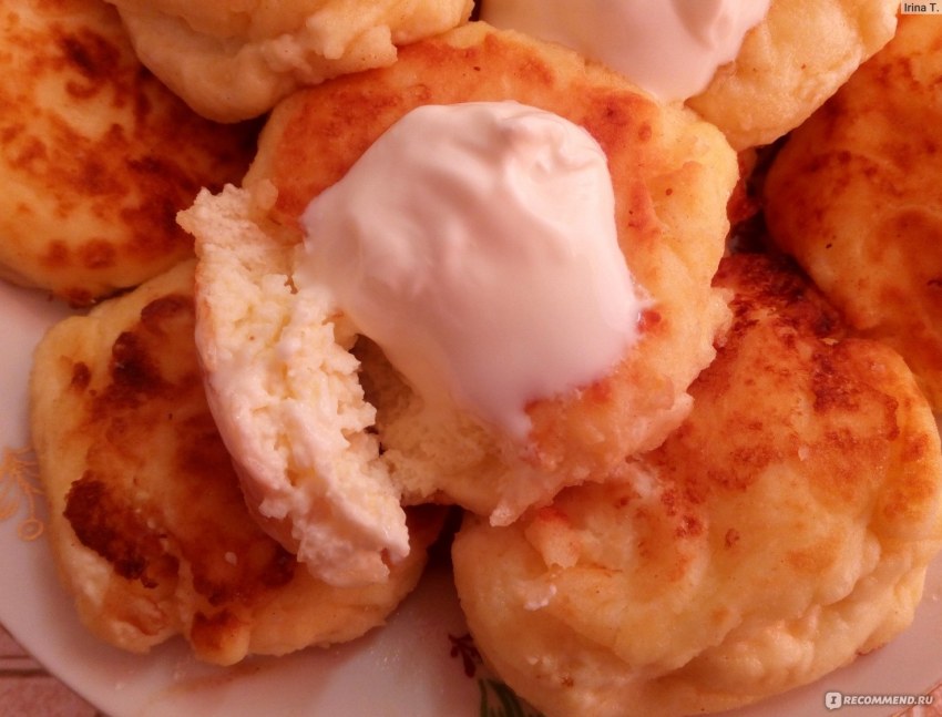 Шарлотка с творогом и яблоками