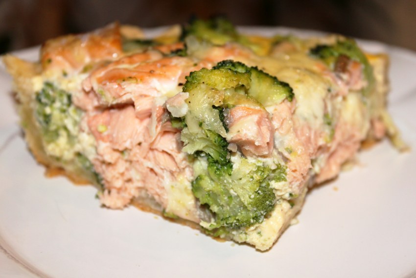 Лоранский КИШ С семгой и брокколи