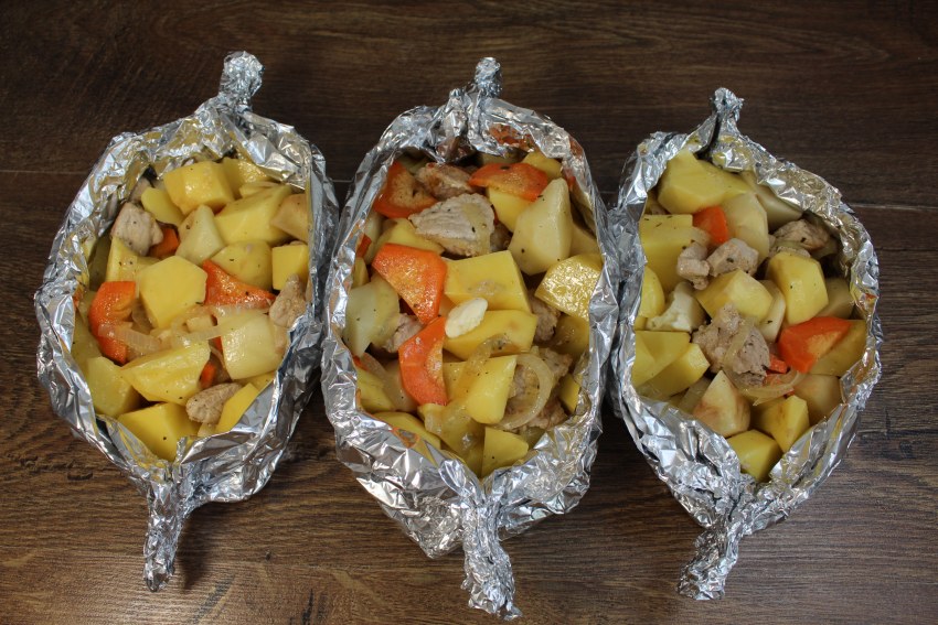 Мясо с картошкой в фольге