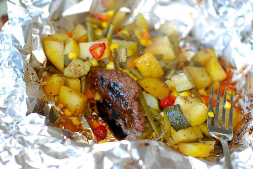Мясо с овощами в фольге