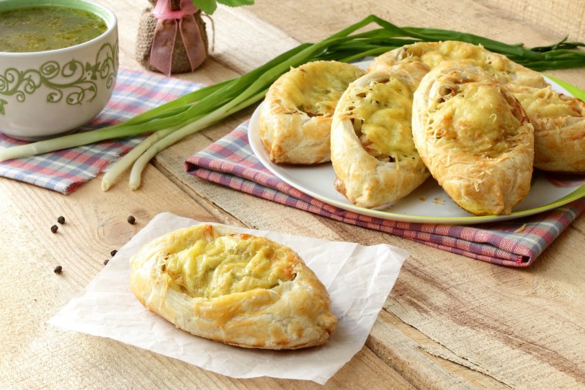 Лодочки из теста с начинкой