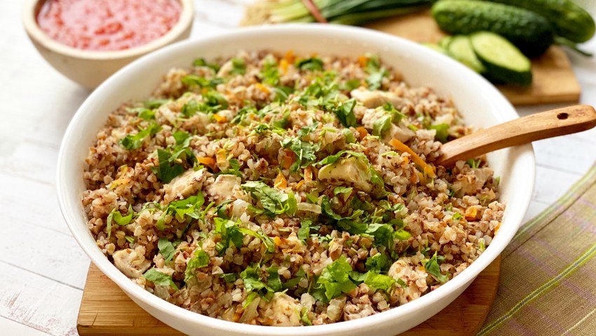 Куриная грудка с гречкой
