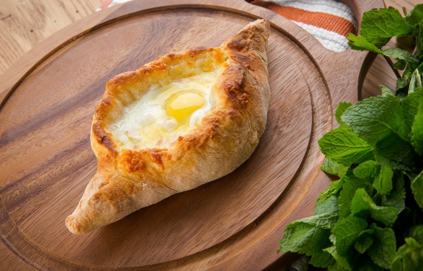 Грузинская кухня Аджарские хачапури