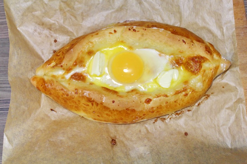 Khachapuri adjarskiy, megrelskiy, imeritiskiy