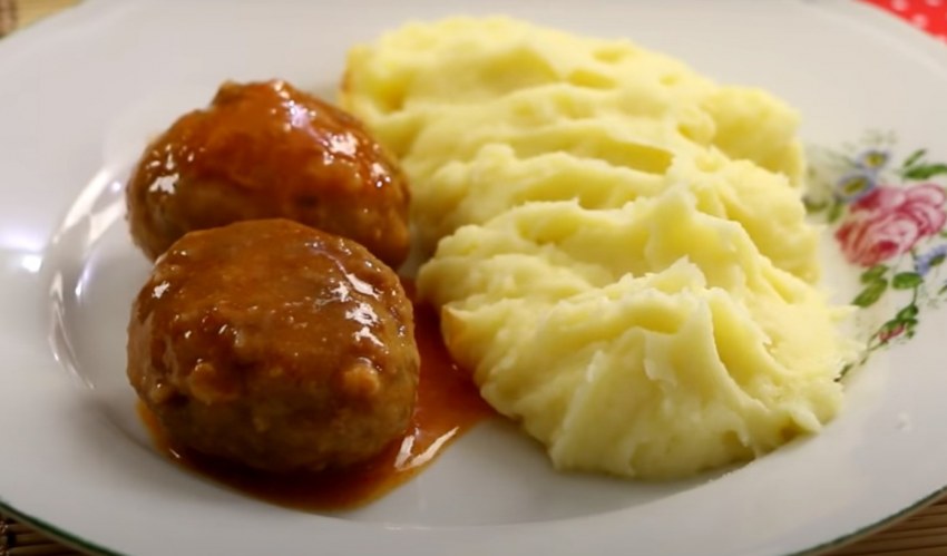 Картофельное пюре с фрикадельками