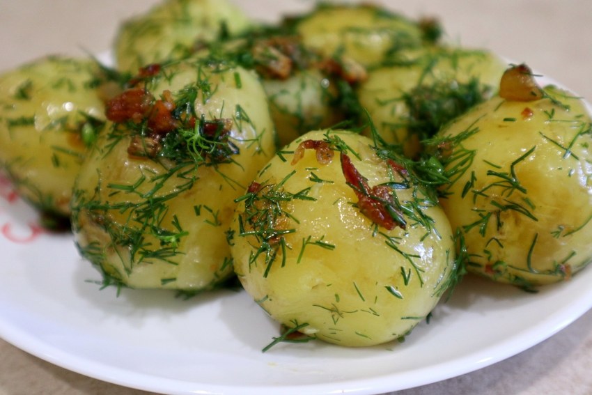 Картофель с укропом