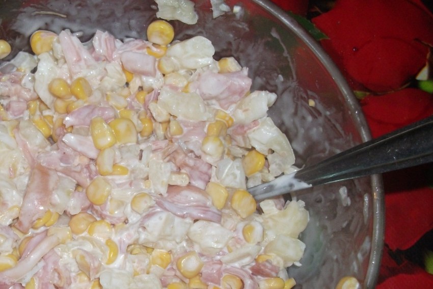 Салат курица ананас кукуруза