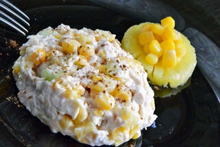 Салат с ананасом и кукурузой