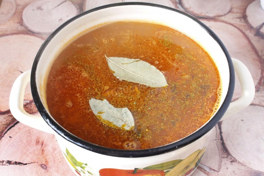 Соленые огурцы для рассольника