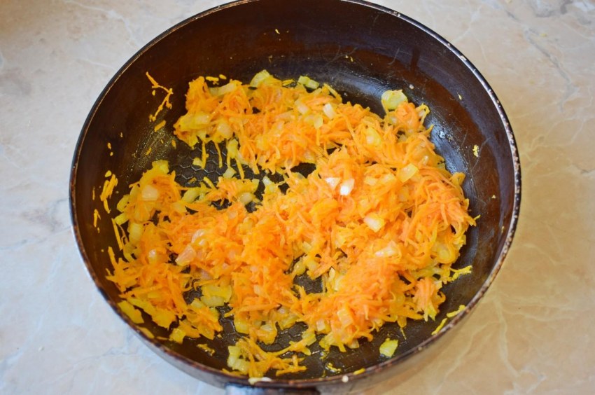 Рассольник с булгуром и солеными огурцами