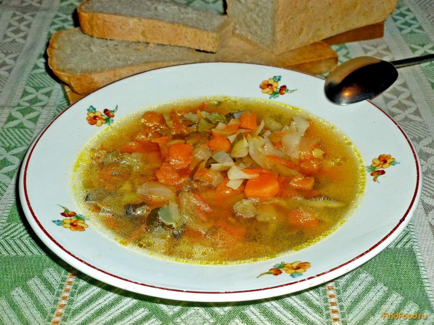 Рассольник с перловкой и солеными