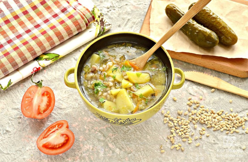 Рассольник на зиму с перловкой и свежими огурцами
