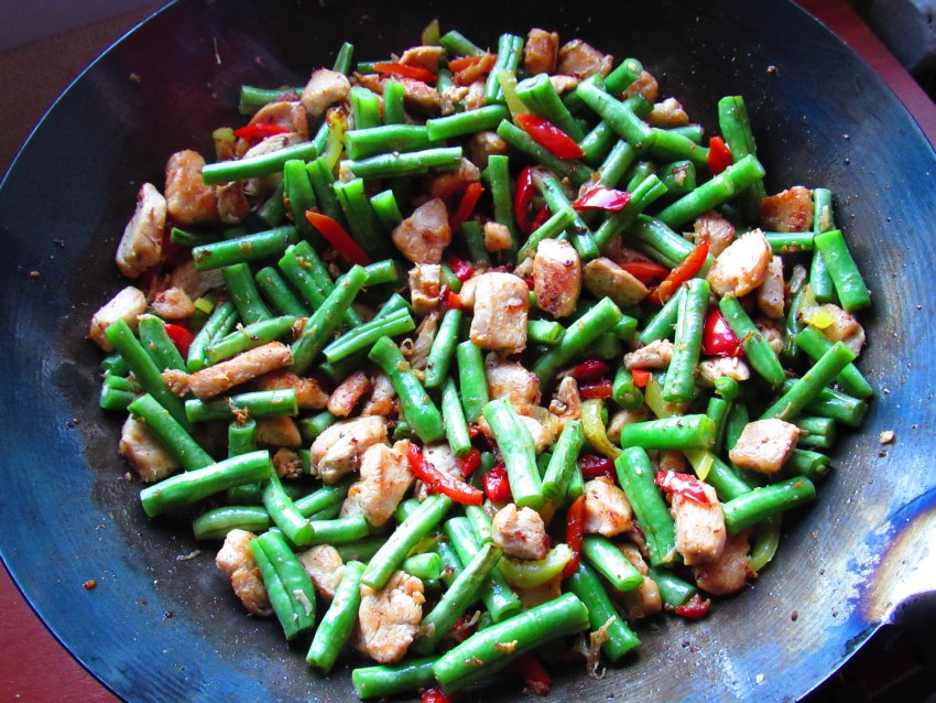 Куриное филе со стручковой фасолью