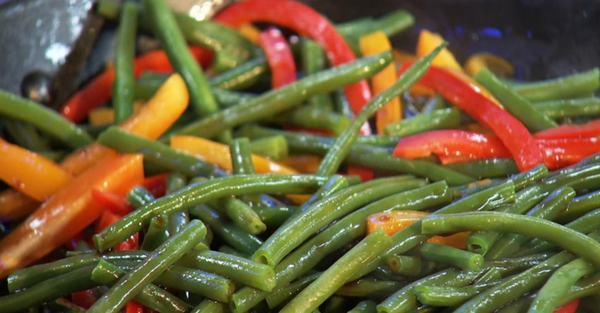 Макароны со стручковой фасолью и сыром