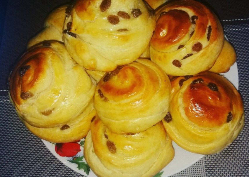 Булочка ароматная с изюмом