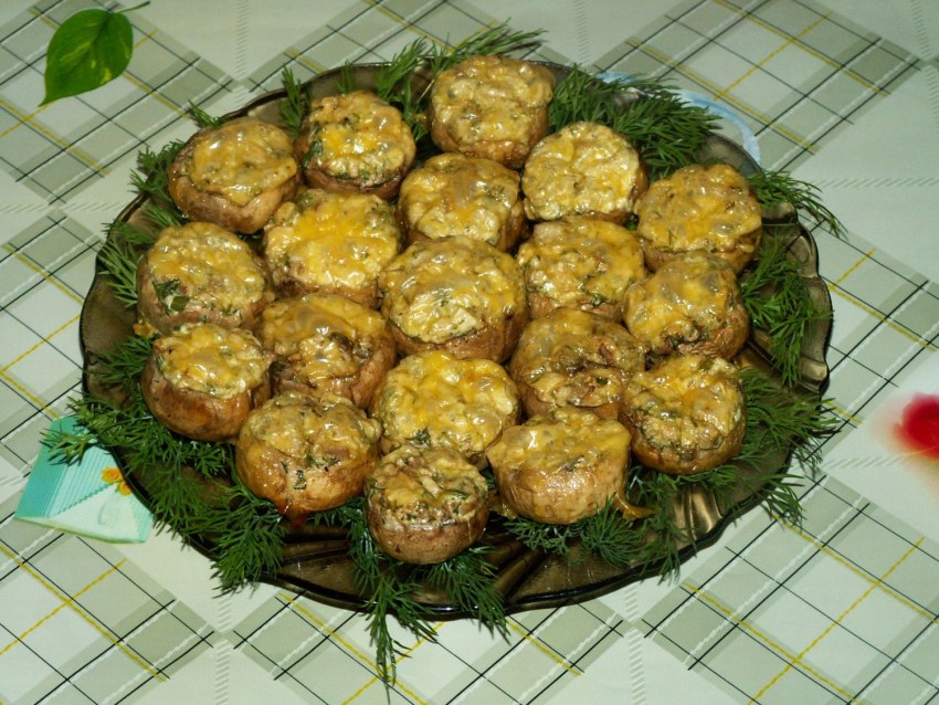 Шампиньоны фаршир сыром