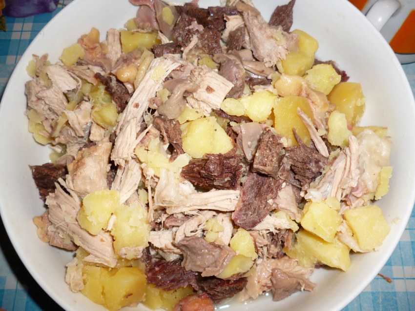 Казахская кухня бешбармак