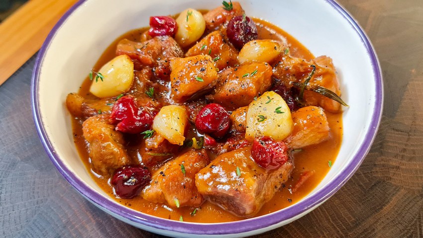 Скоблянка из свинины с картошкой и грибами