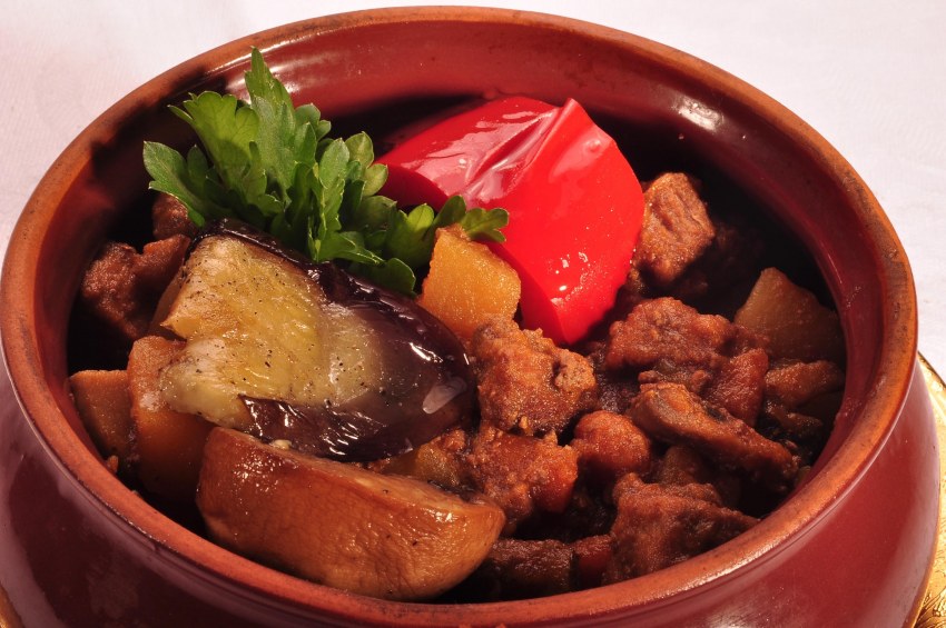 Чанах с фасолью и грибами
