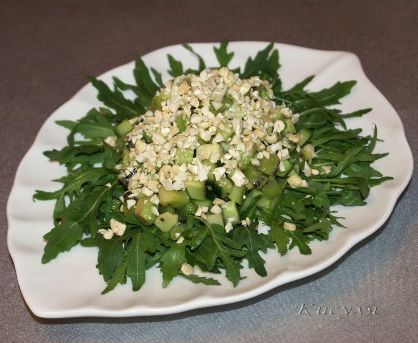 Салат с кальмарами и куриным филе