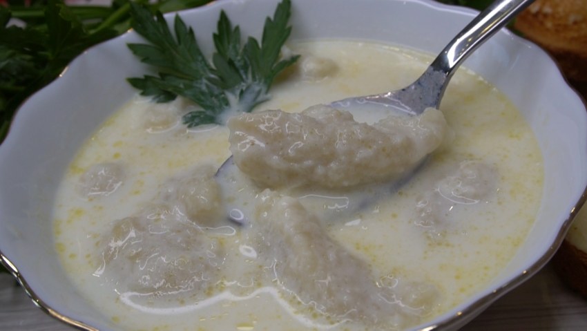 Суп с плоскими галушками