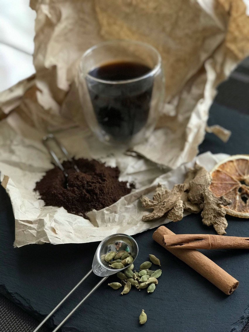 Кофе с корицей и кардамоном