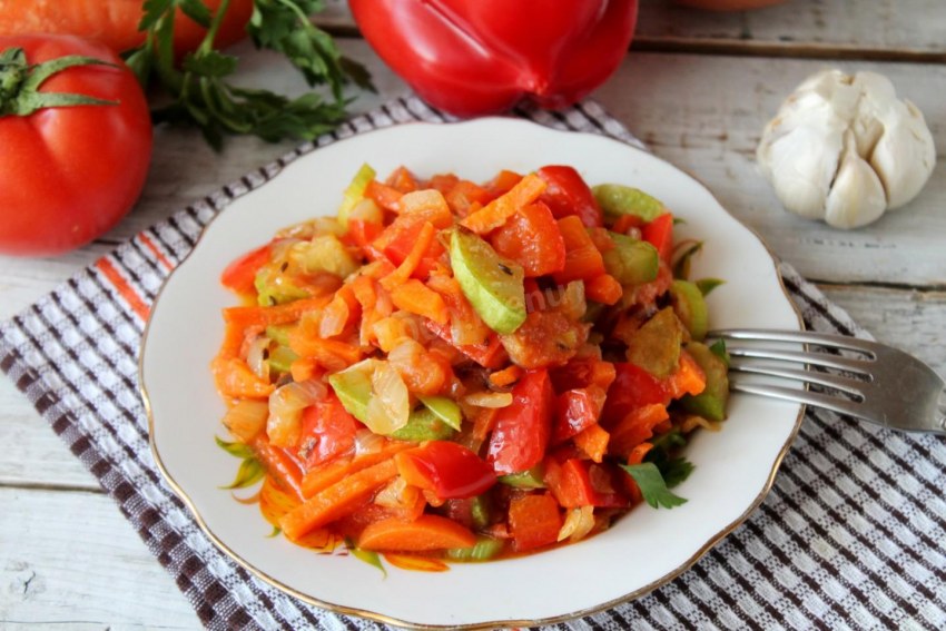 Баклажановое рагу с овощами