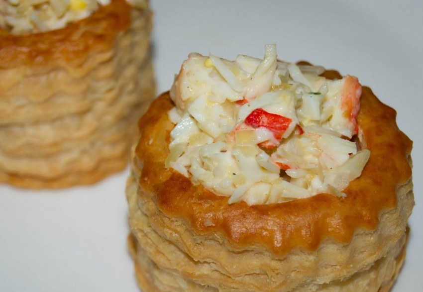 Жульен с креветкой и гребешком