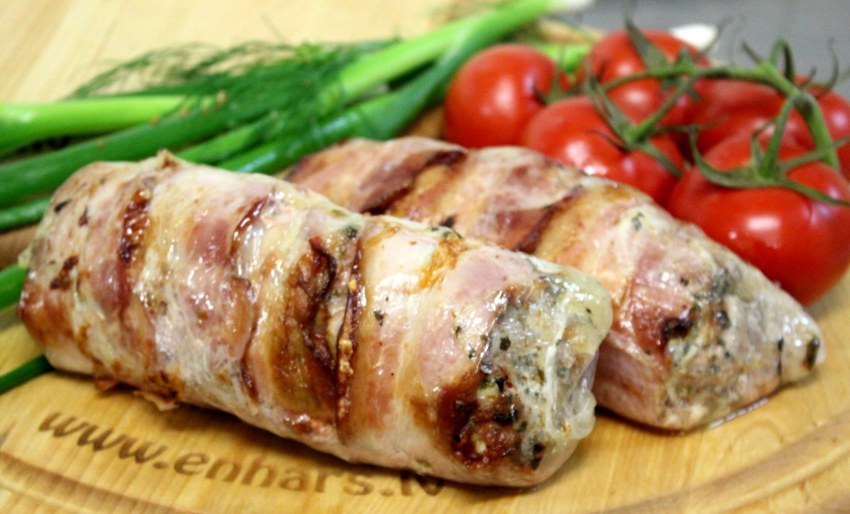 Мясной рулет с беконом