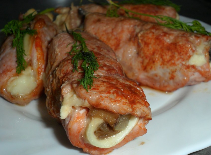 Мясные рулетики с сыром
