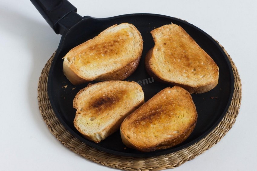 Кусочки обжаренные в яйце