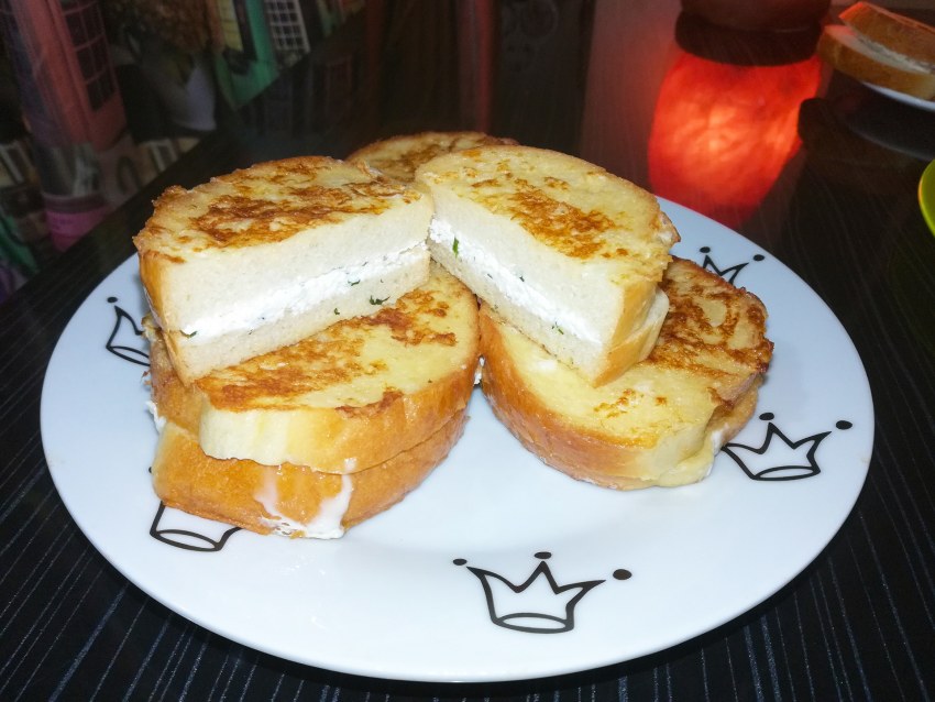 Гренки из батона с яйцом