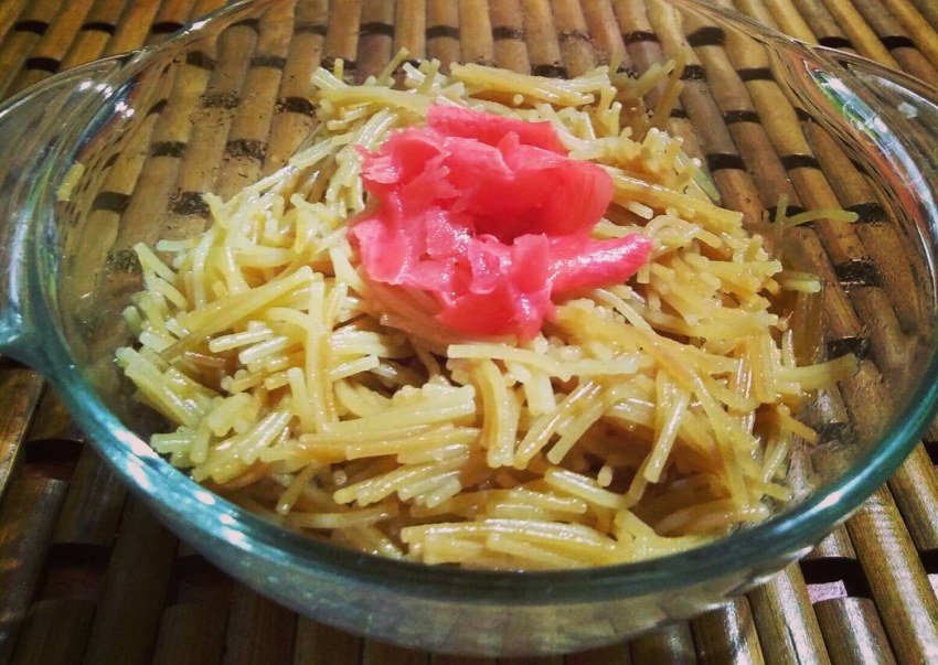 Макароны с рисом на сковороде