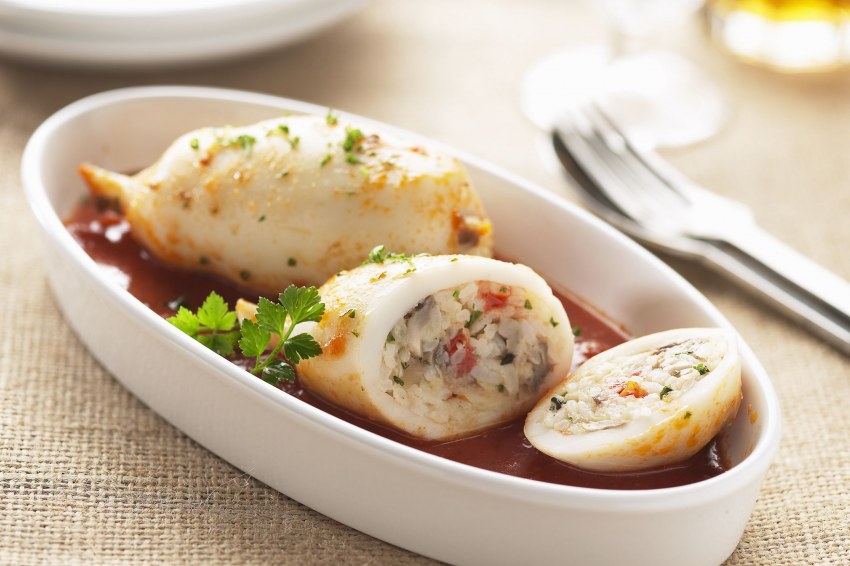 Кальмар фаршированный кускусом