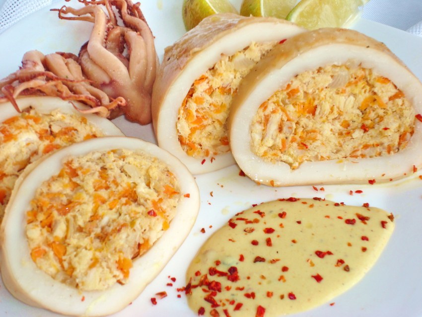 Кальмар фаршированный лангустинами