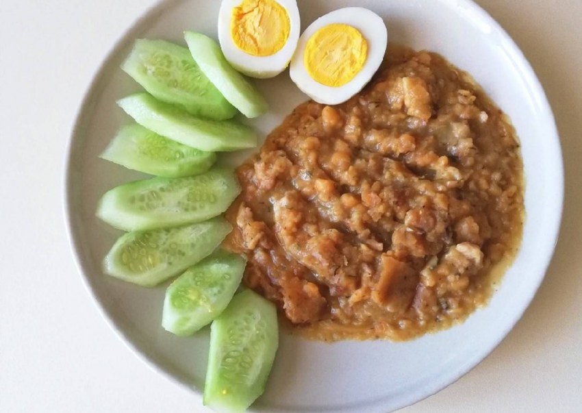 Гороховое пюре с мясной поджаркой